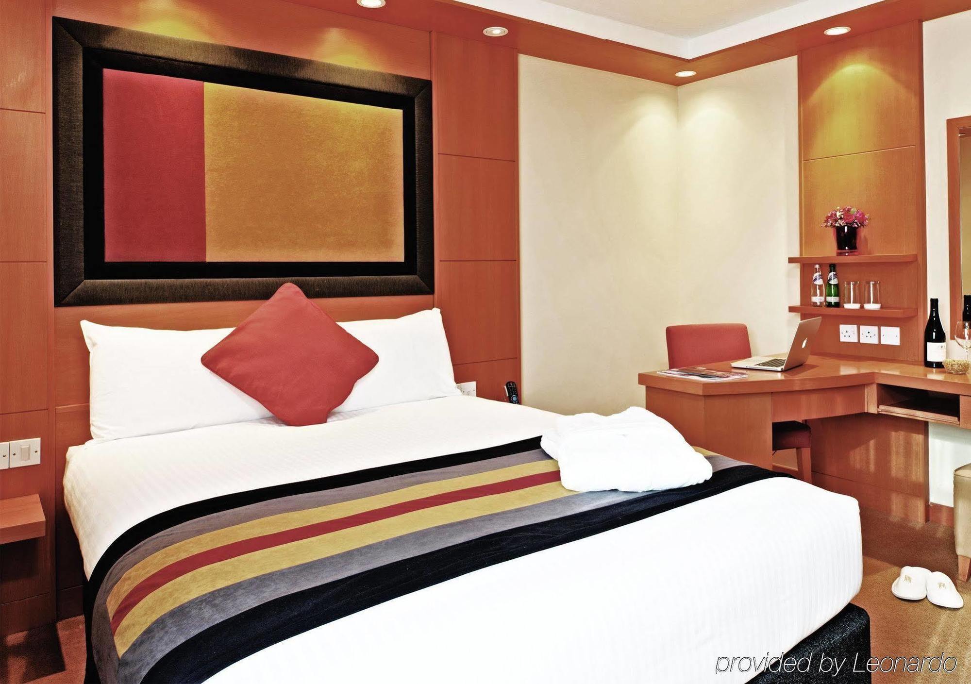 Copthorne Hotel London Gatwick Room photo